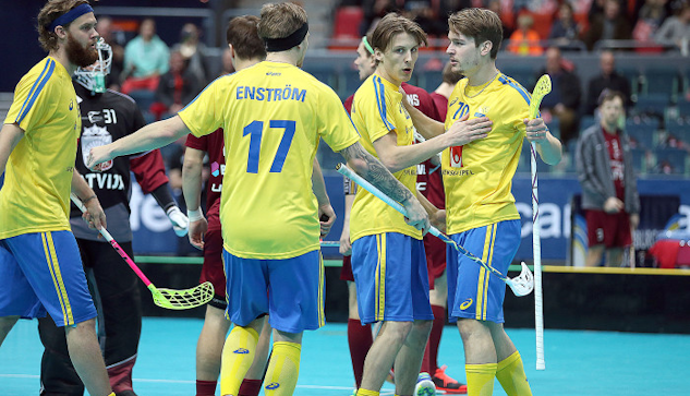 Sverige jublar efter mål mot Lettland.  : Per Wiklund